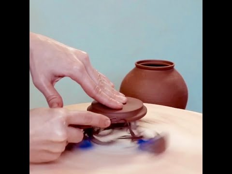 Pottery Jar , How to trim your lid upside down to fit your jar perfectly using the Giffin Grip