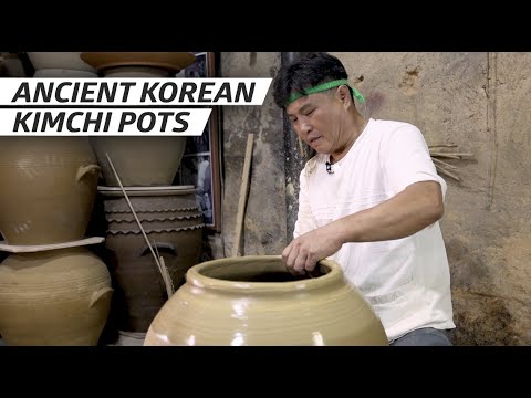 How a Master Potter Makes Giant 
Kimchi Pots Using the Traditional Method — Handmade