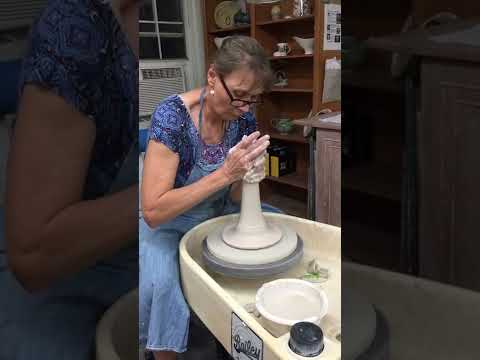 Centering porcelain clay