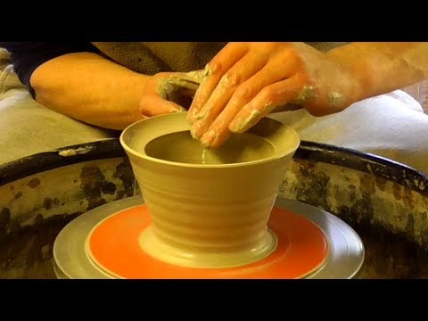 Throwing / Making a simple Lidded Storage Pot on the wheel
