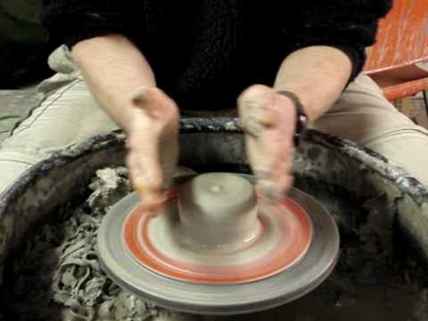 Centering clay / how to center centre on a pottery wheel tips demo